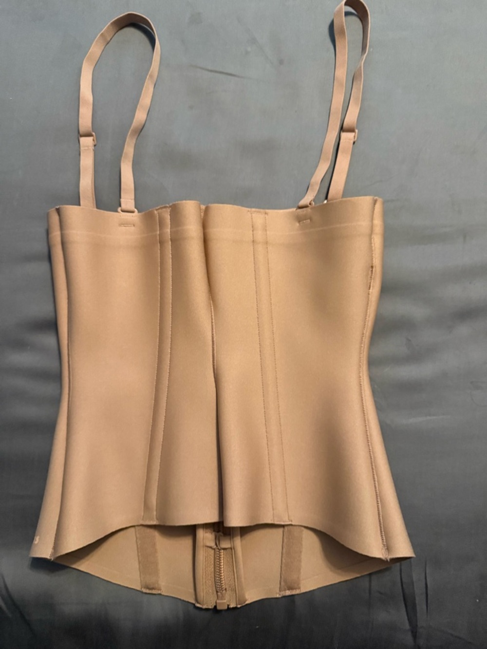 SKIMS Core Sculpting Waist Cincher Zip-Front - Picture 2 of 7